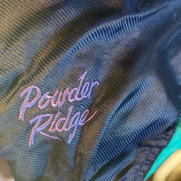 Powder Ridge, Edmonton, Technical Ski Jacket, Women’s medium - Picture 6 of 12